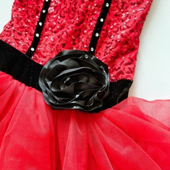 Dance/Figure Skating Dress. Size: Red Sequin/ Black Details - Size 8-10 years - Picture 5 of 7